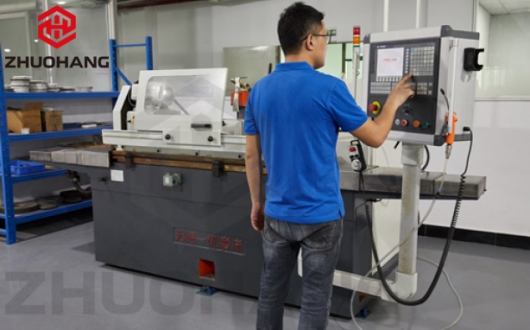 東莞CNC零件加工制造企業(yè)將業(yè)務(wù)骨干變?yōu)楣芾碚吆诵囊c
